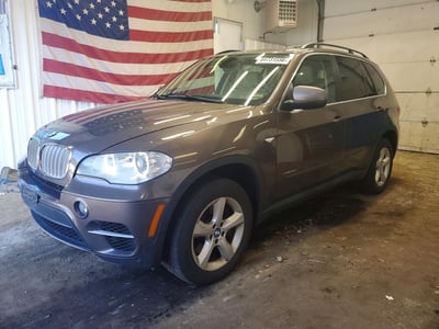 5UXZV8C5XCL****** 2012 BMW X5