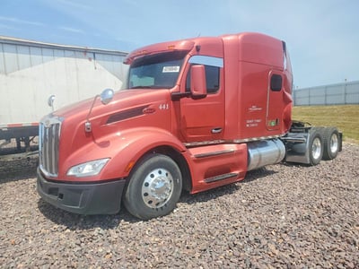 1XPBD49X2ND****** 2022 Peterbilt 579