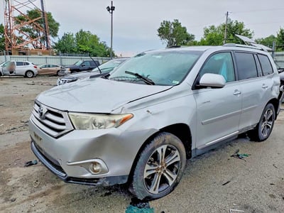 5TDYK3EH3DS****** 2013 Toyota Highlander