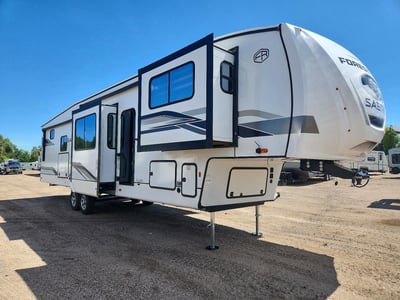 5ZT3SR2B6S6****** 2025 Forest River Sabre