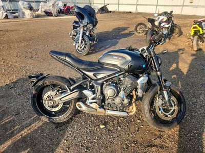 SMTL10UL9NT****** 2022 Triumph Trident 660