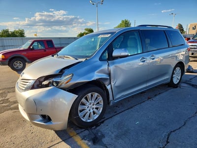 5TDYK3DC9FS****** 2015 Toyota Sienna