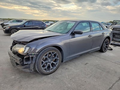 2019 Chrysler 300s