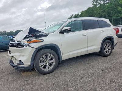 5TDJKRFH1FS****** 2015 Toyota Highlander