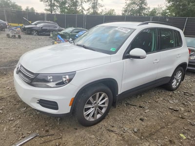 WVGAV7AX9JK****** 2018 Volkswagen Tiguan