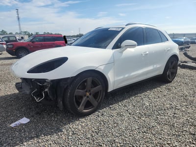 WP1AA2A59JL****** 2018 Porsche Macan