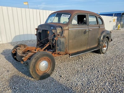 20111*** 1941 Plymouth Delux