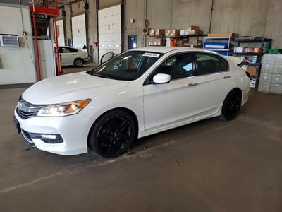 1HGCR2F53GA****** 2016 Honda Accord