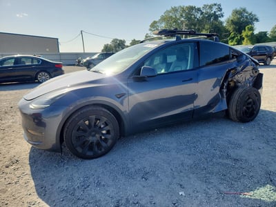 7SAYGAEE7PF****** 2023 Tesla Model Y