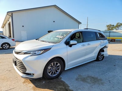 5TDJRKEC2PS****** 2023 Toyota Sienna Hybrid