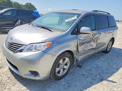 5TDKK3DC6BS****** 2011 Toyota Sienna