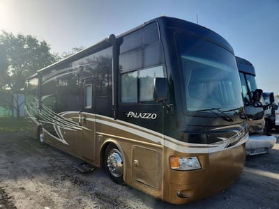 2014 Freightliner XC-S Straight Rail Rear Engine Motor Home Chassis