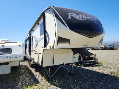 573FR3321J3****** 2018 Grand Design Recreational Kingston Kf