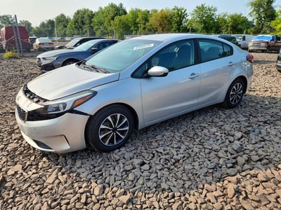 3KPFK4A78JE****** 2018 Kia Forte