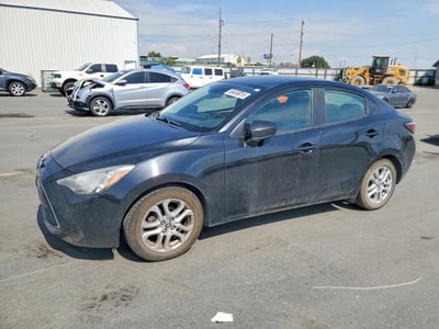 3MYDLBYV6HY****** 2017 Toyota Yaris