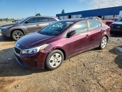 3KPFK4A78JE****** 2018 Kia Forte