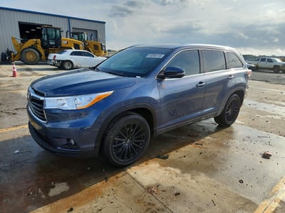 5TDKKRFH8FS****** 2015 Toyota Highlander