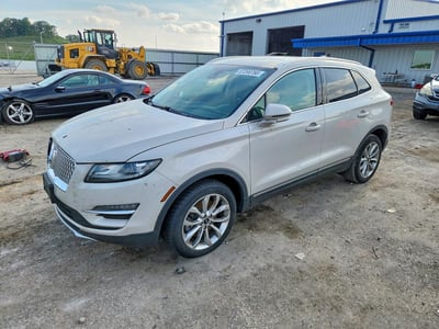 5LMCJ2D90KU****** 2019 Lincoln MKC