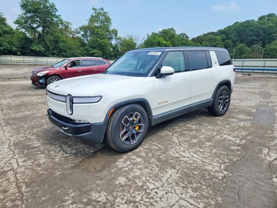 7PDSGABA3PN****** 2023 Rivian R1S