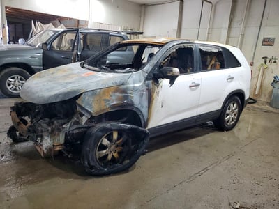 5XYKT3A18BG****** 2011 Kia Sorento