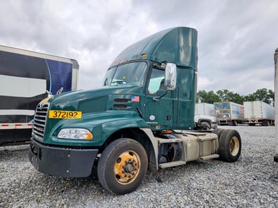 1M1AW01X2JM****** 2018 Mack Cxu612