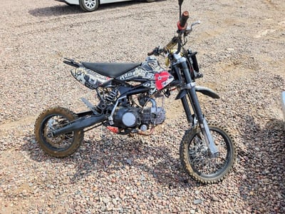 L1UGCJLJ2PA****** 2023 Znen Sv650