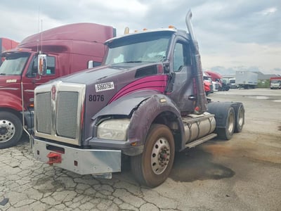 1XKZDP9X1HJ****** 2017 Kenworth T880