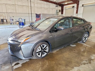 JTDKARFU8H3****** 2017 Toyota Prius