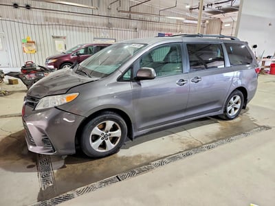 5TDKZ3DCXJS****** 2018 Toyota Sienna