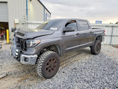5TFEM5F13JX****** 2018 Toyota Tundra