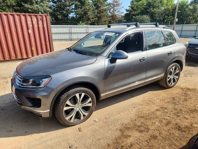 WVGRF7BP3HD****** 2017 Volkswagen Touareg