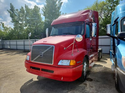 4V4ND1JH9YN****** 2000 Volvo VNL
