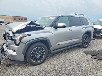 7SVAAABAXRX****** 2024 Toyota Sequoia