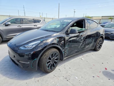 5YJYGAEE2MF****** 2021 Tesla Model Y