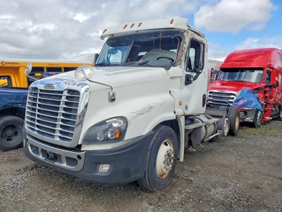 1FUJGEDR8JL****** 2018 Freightliner Cascadia 125