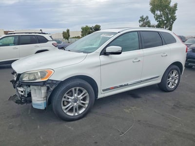 YV4612RK9G2****** 2016 Volvo XC60