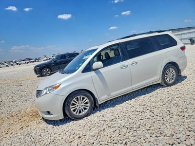 5TDYK3DC0GS****** 2016 Toyota Sienna