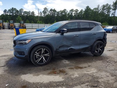2022 Volvo XC40