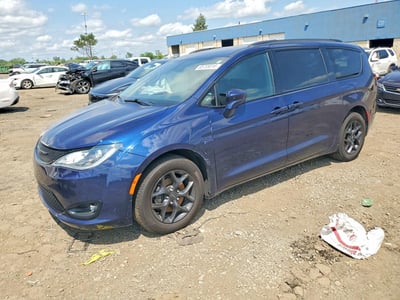 2C4RC1BG2KR****** 2019 Chrysler Pacifica