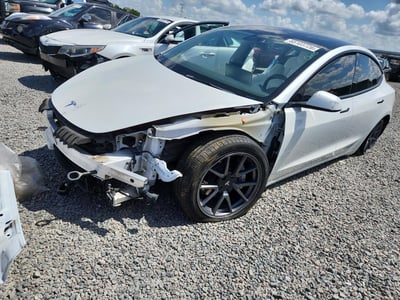 5YJ3E1EB7NF****** 2022 Tesla Model 3