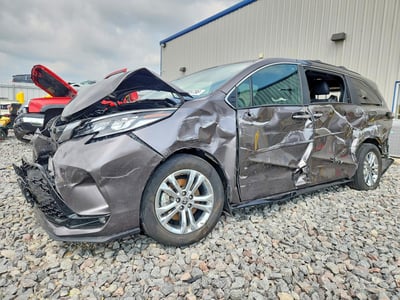 5TDDSKFC9NS****** 2022 Toyota Sienna