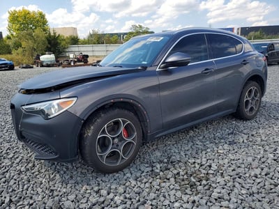 ZASFAKANXJ7****** 2018 Alfa Romeo Stelvio