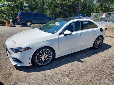 WDD3G4EB3KW****** 2019 Mercedes-Benz A-Class