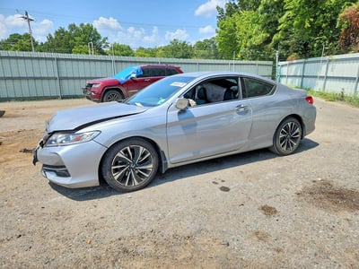 1HGCT1B8XHA****** 2017 Honda Accord