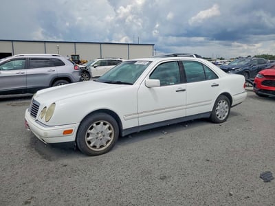 WDBJF65H8XA****** 1999 Mercedes-Benz E-Class