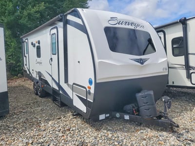4X4TSVC22KL****** 2019 Forest River Surveyor