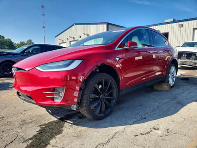 5YJXCAE26KF****** 2019 Tesla Model X