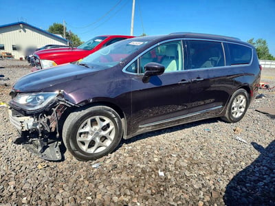 2C4RC1EG2JR****** 2018 Chrysler Pacifica