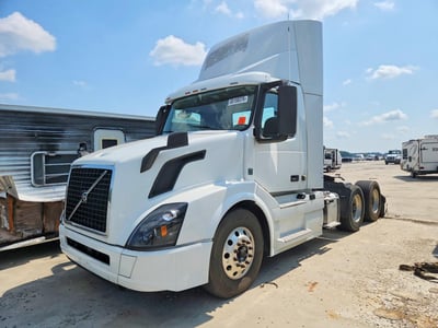 4V4NC9EH0GN****** 2016 Volvo VNL