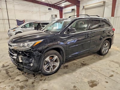 5TDDGRFH1HS****** 2017 Toyota Highlander